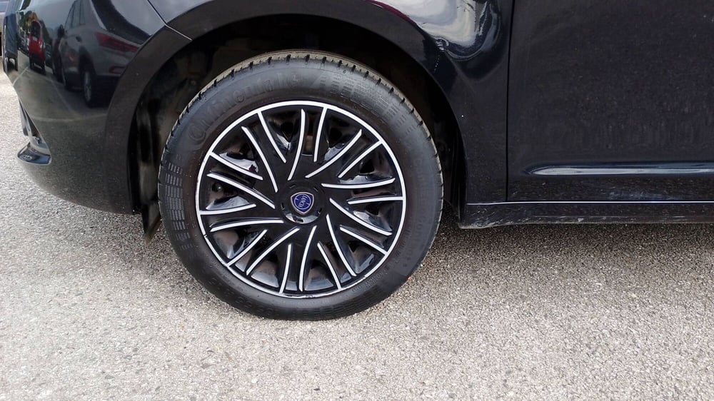 Lancia Ypsilon usata a Salerno (16)