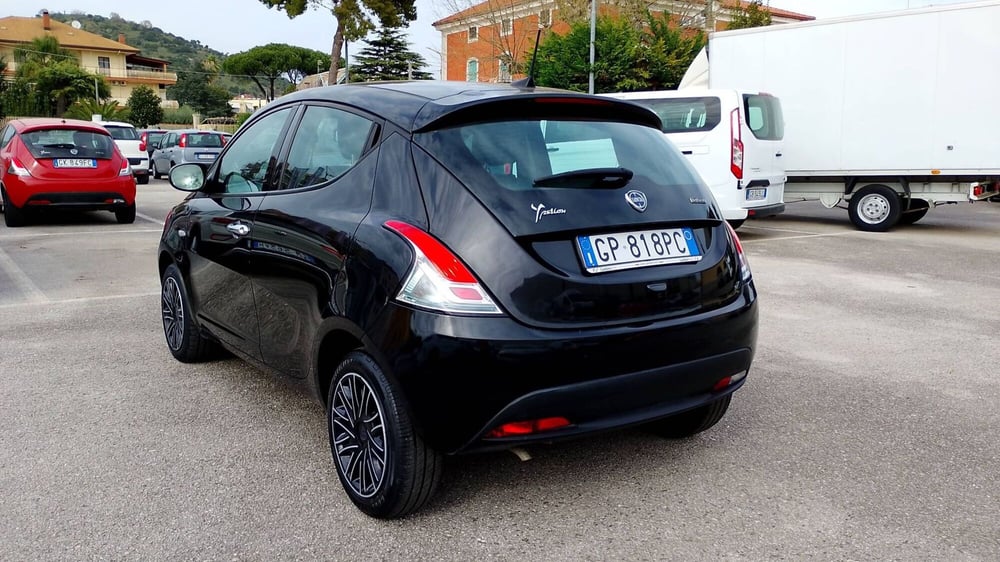 Lancia Ypsilon usata a Salerno (4)