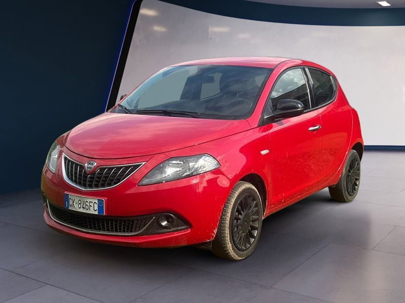 Lancia Ypsilon usata a Salerno