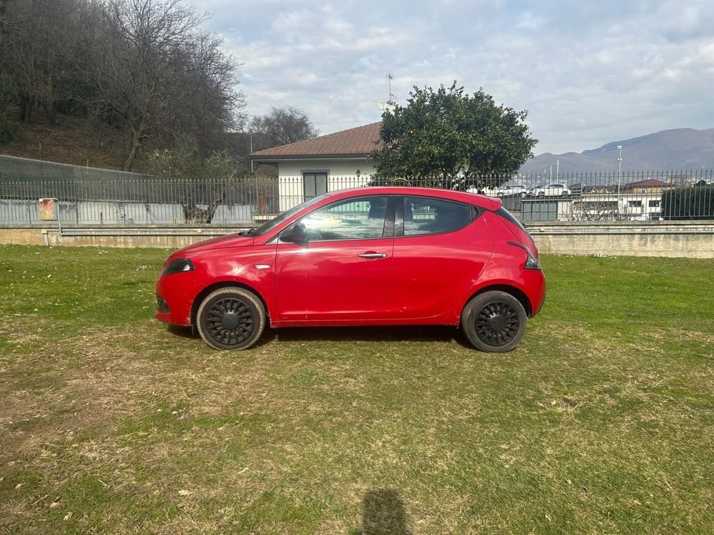 Lancia Ypsilon usata a Salerno (10)
