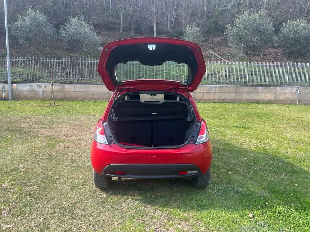Lancia Ypsilon usata a Salerno (13)