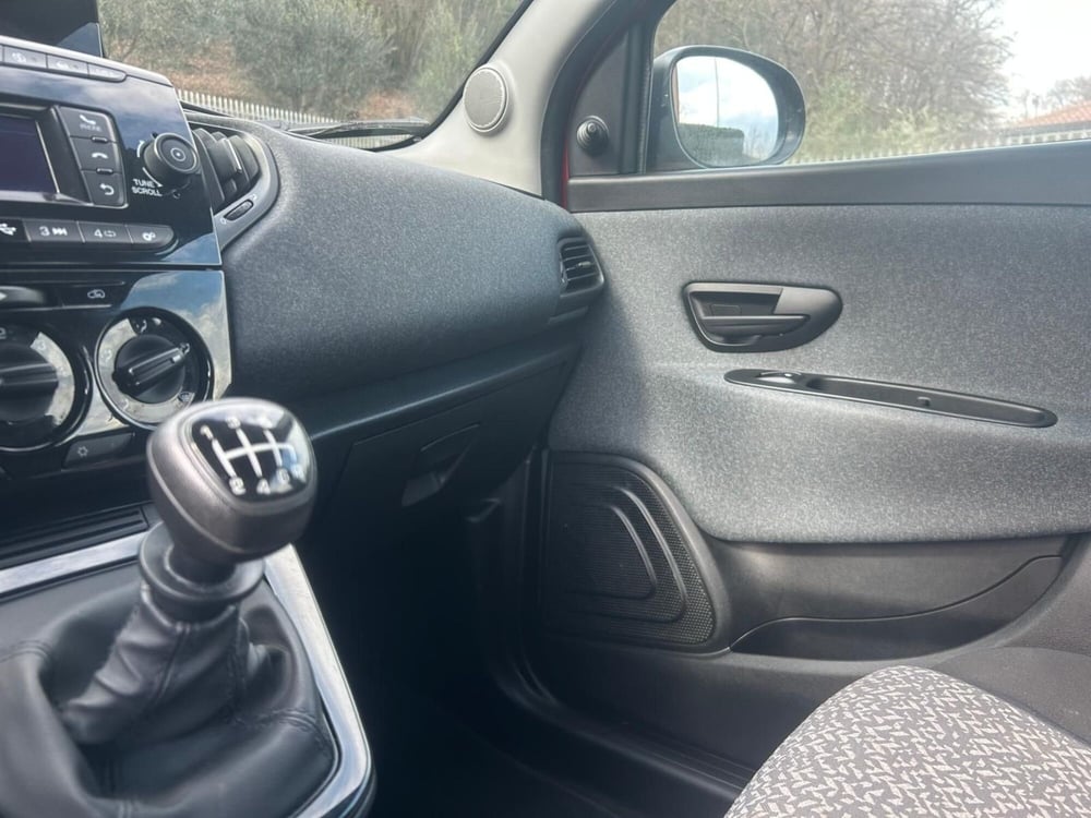 Lancia Ypsilon usata a Salerno (20)