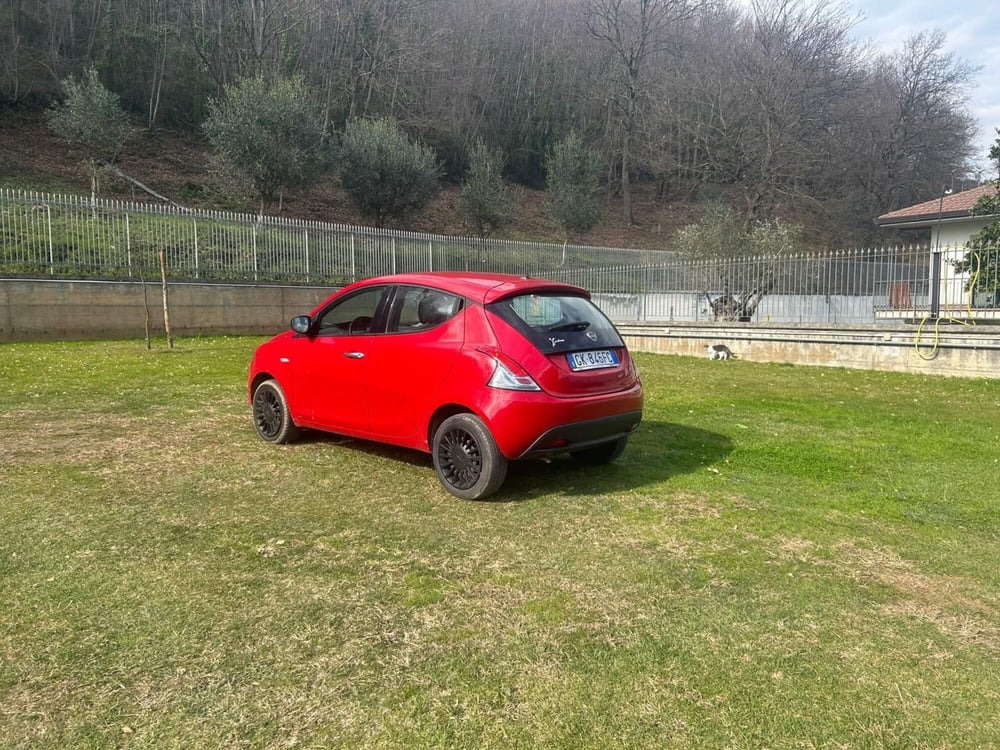 Lancia Ypsilon usata a Salerno (4)