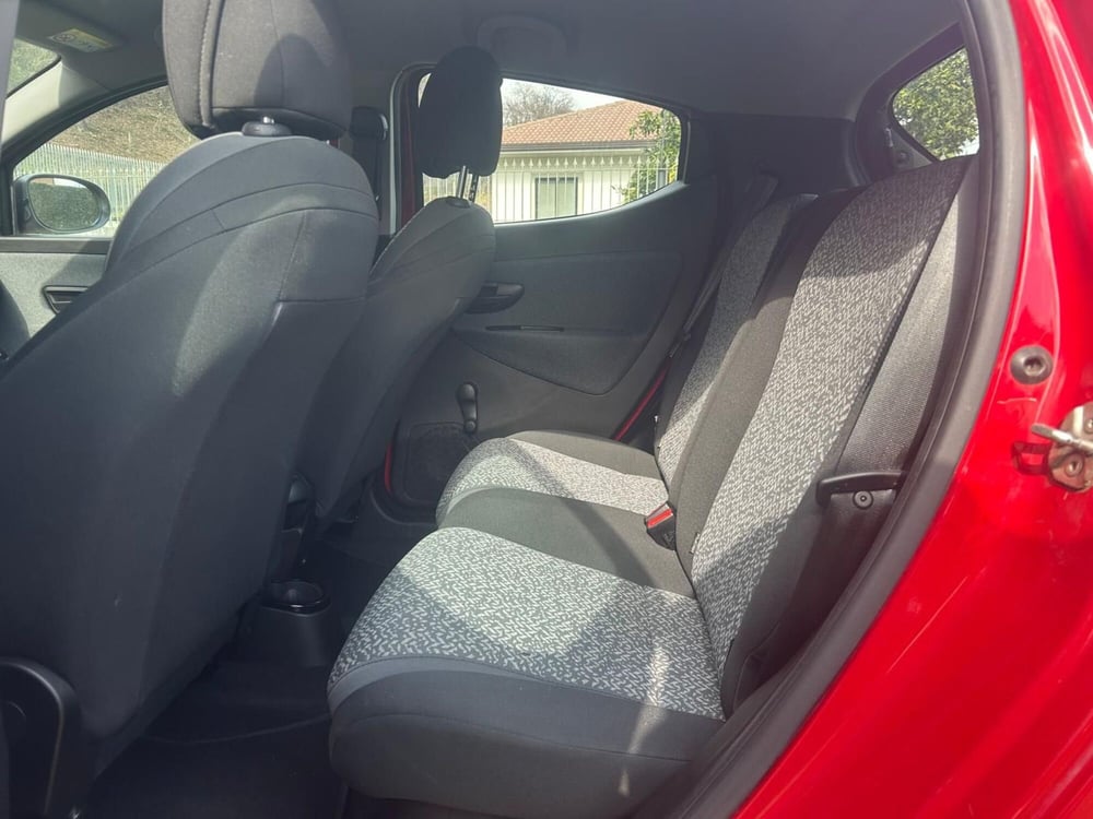 Lancia Ypsilon usata a Salerno (7)