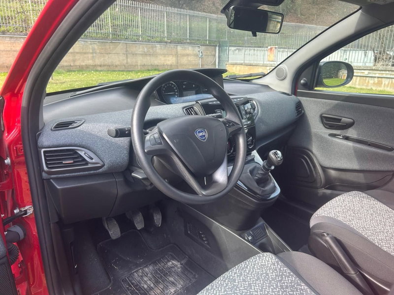 Lancia Ypsilon usata a Salerno (8)