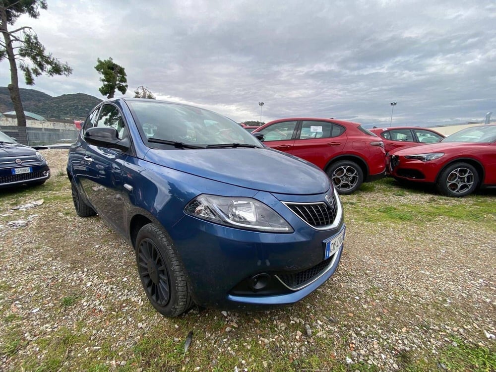Lancia Ypsilon usata a Salerno (2)