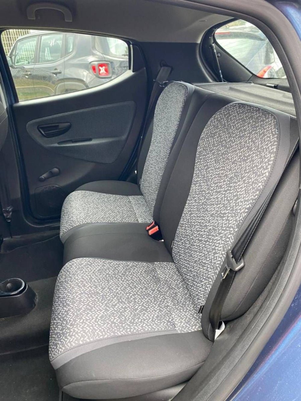 Lancia Ypsilon usata a Salerno (7)