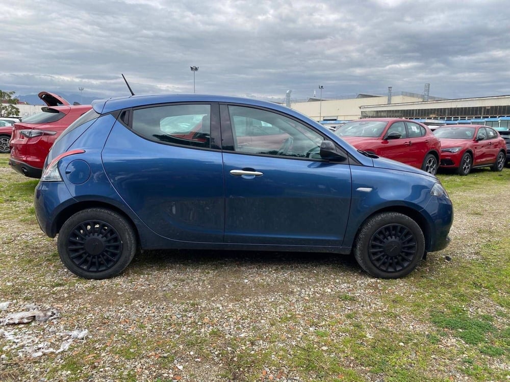 Lancia Ypsilon usata a Salerno (9)