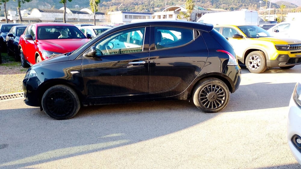 Lancia Ypsilon usata a Salerno (10)