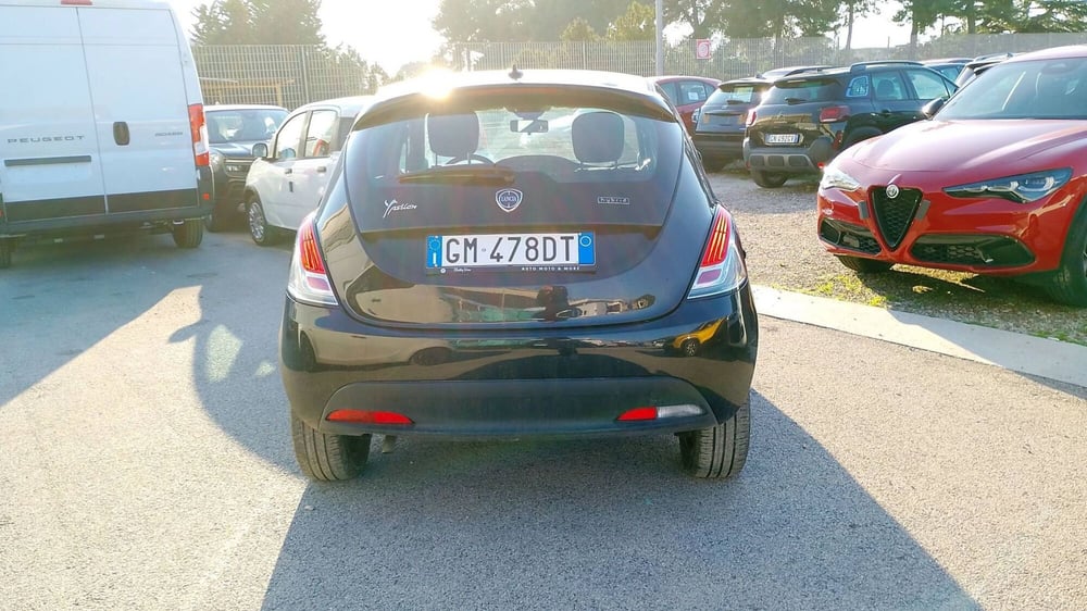 Lancia Ypsilon usata a Salerno (11)