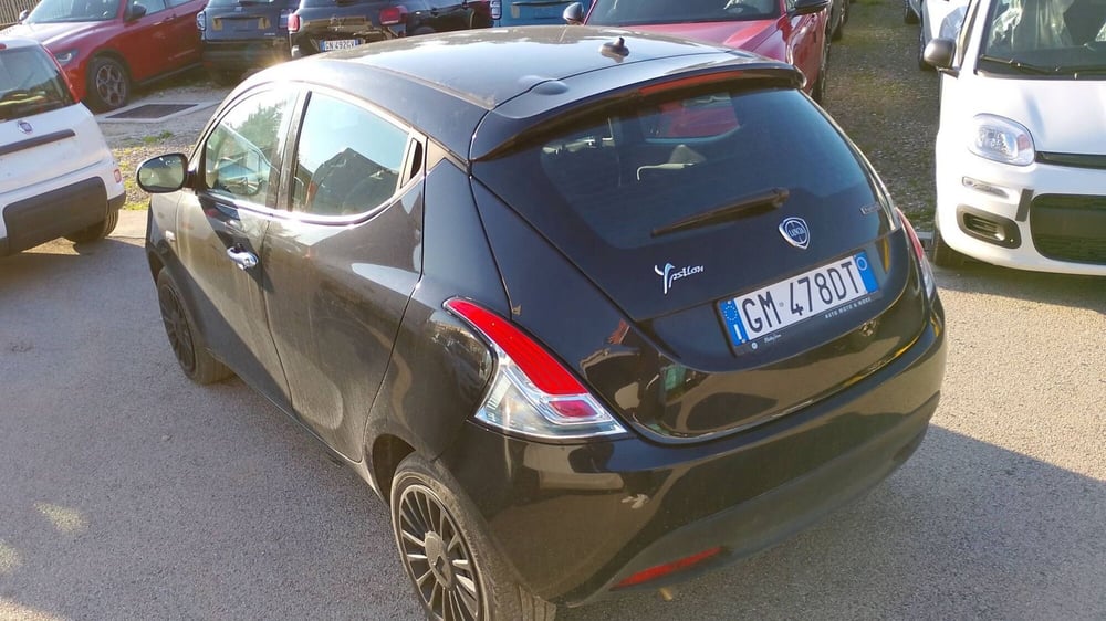 Lancia Ypsilon usata a Salerno (4)