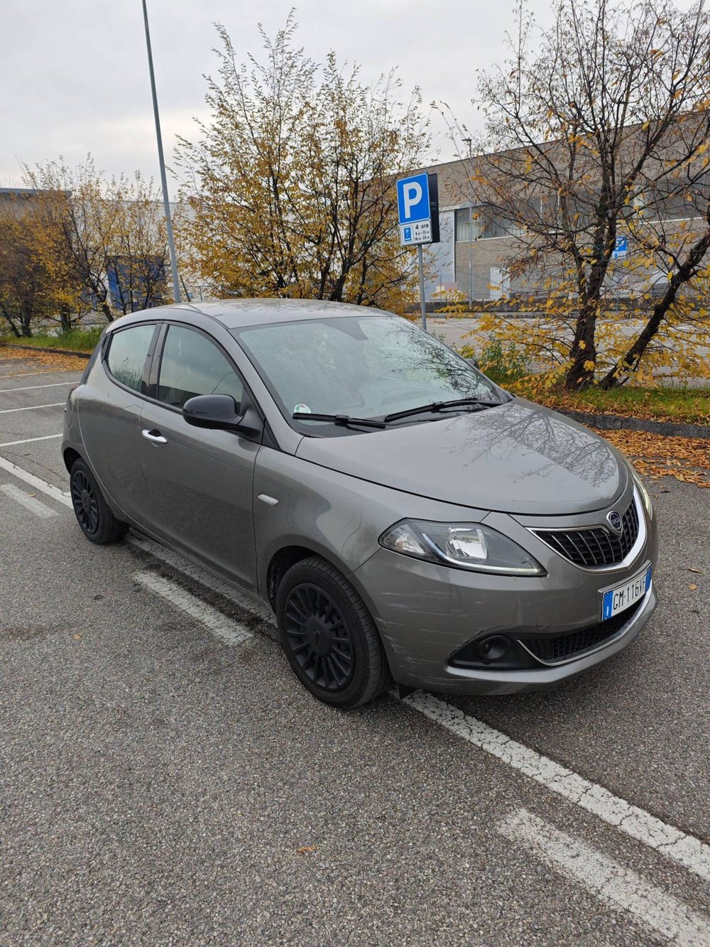 Lancia Ypsilon usata a Salerno (2)