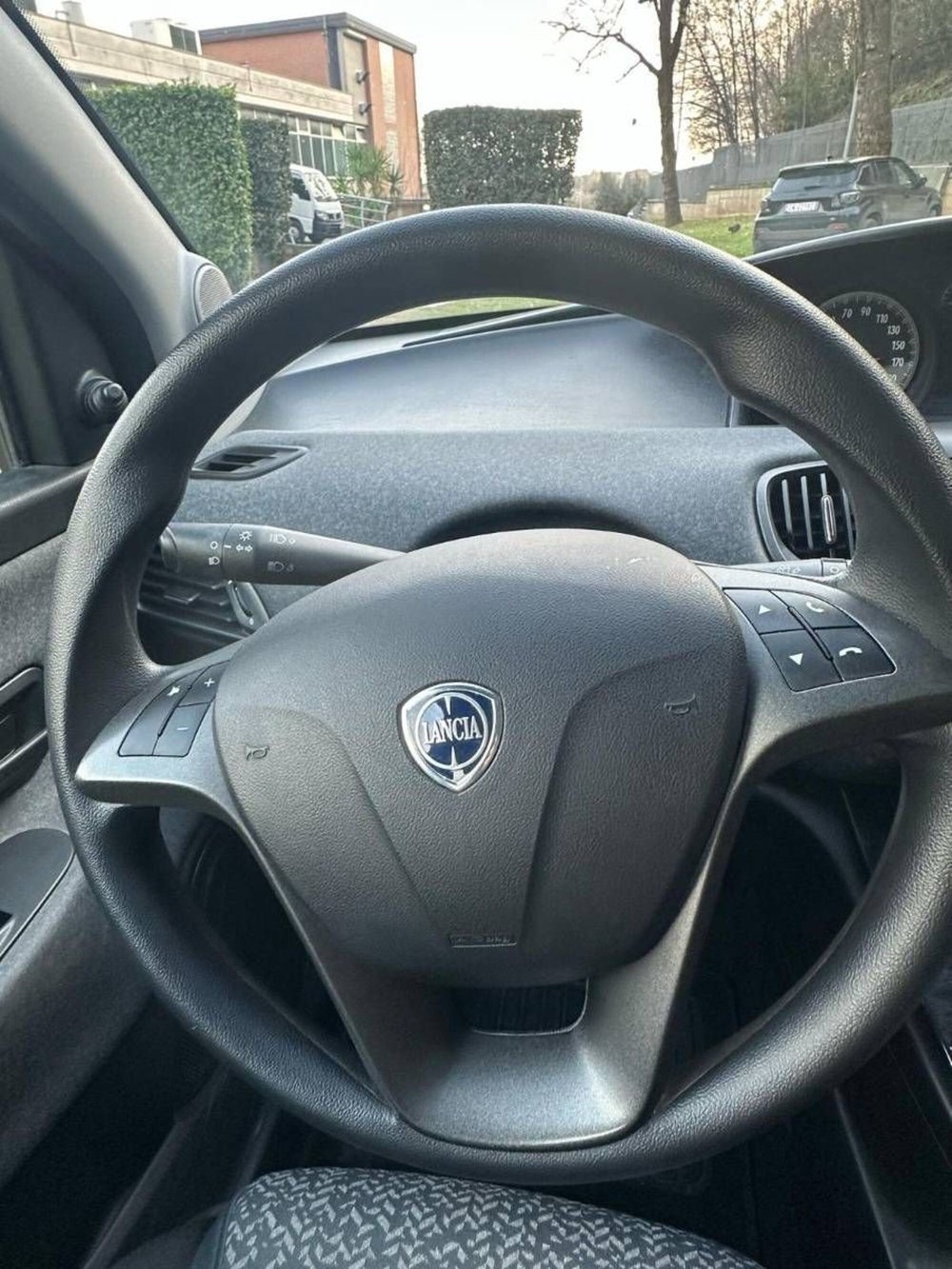 Lancia Ypsilon usata a Salerno (6)