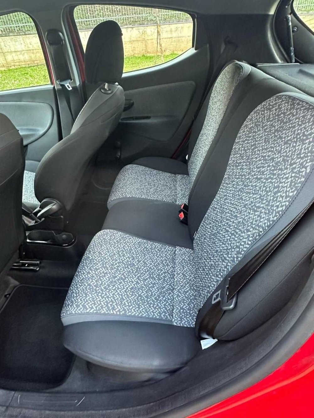 Lancia Ypsilon usata a Salerno (7)