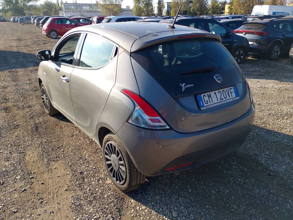 Lancia Ypsilon usata a Salerno (4)