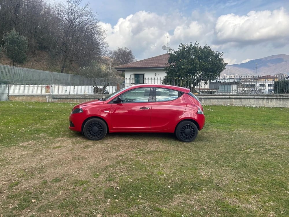 Lancia Ypsilon usata a Salerno (10)