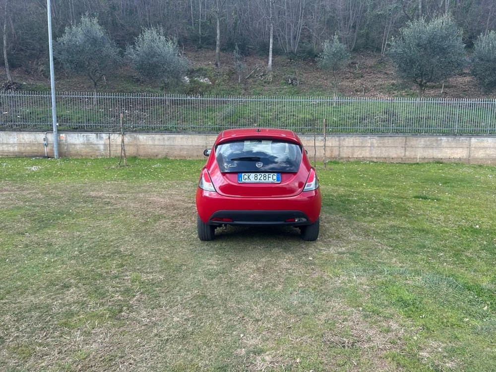Lancia Ypsilon usata a Salerno (12)