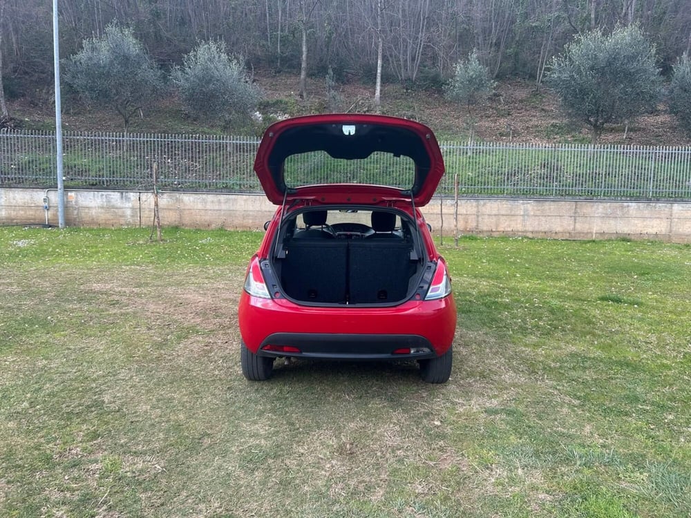 Lancia Ypsilon usata a Salerno (13)