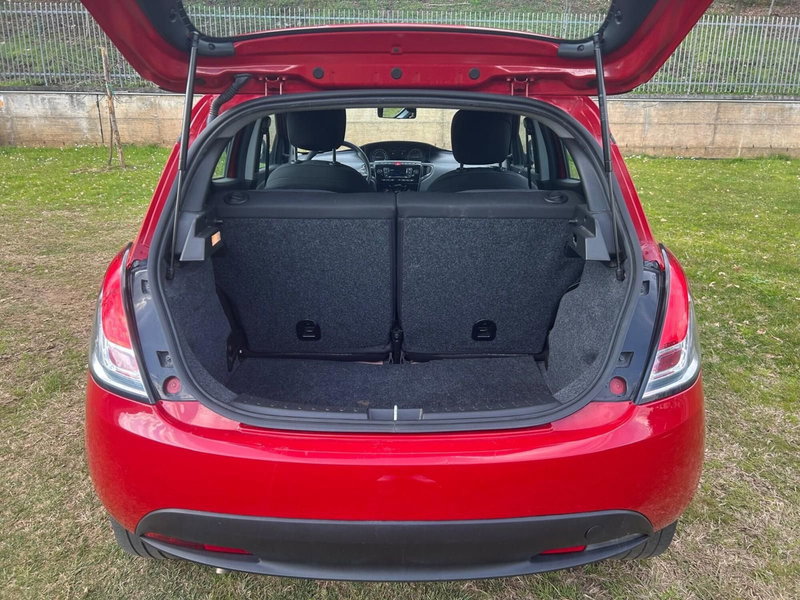 Lancia Ypsilon usata a Salerno (14)