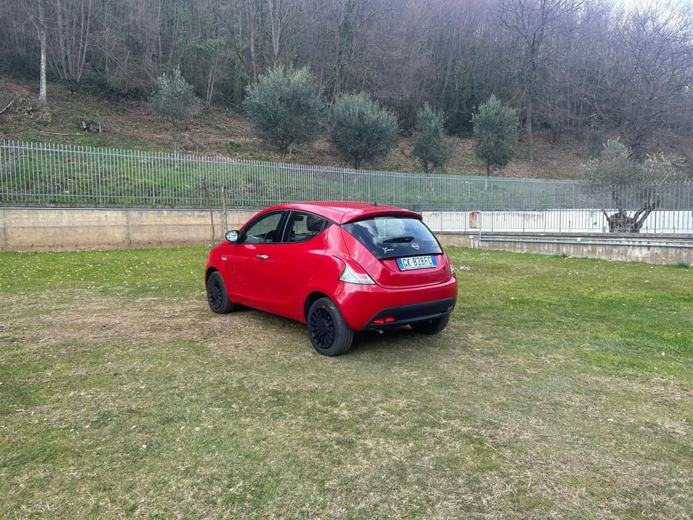 Lancia Ypsilon usata a Salerno (4)