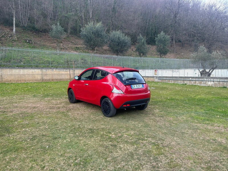Lancia Ypsilon usata a Salerno (4)