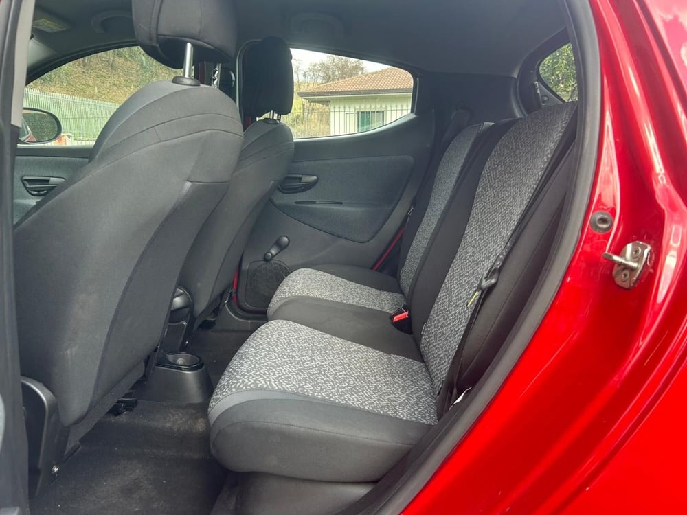 Lancia Ypsilon usata a Salerno (7)
