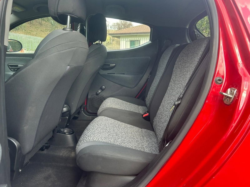 Lancia Ypsilon usata a Salerno (7)