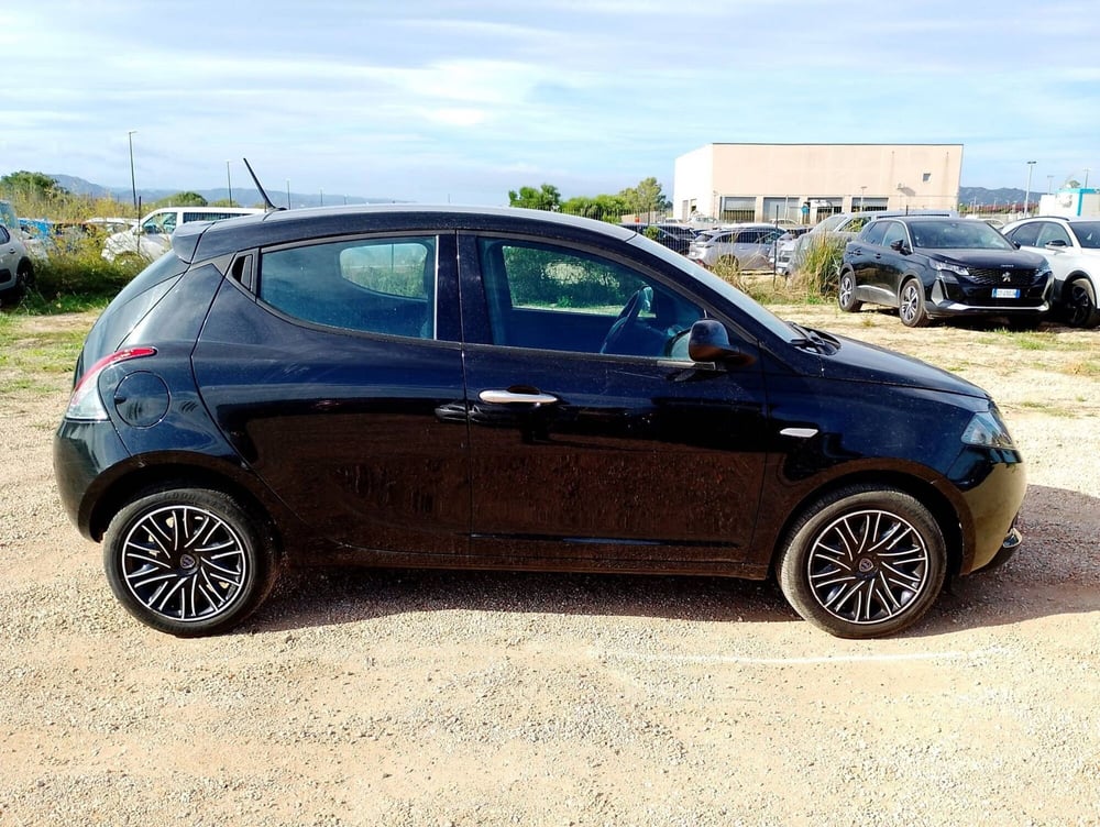 Lancia Ypsilon usata a Salerno (9)