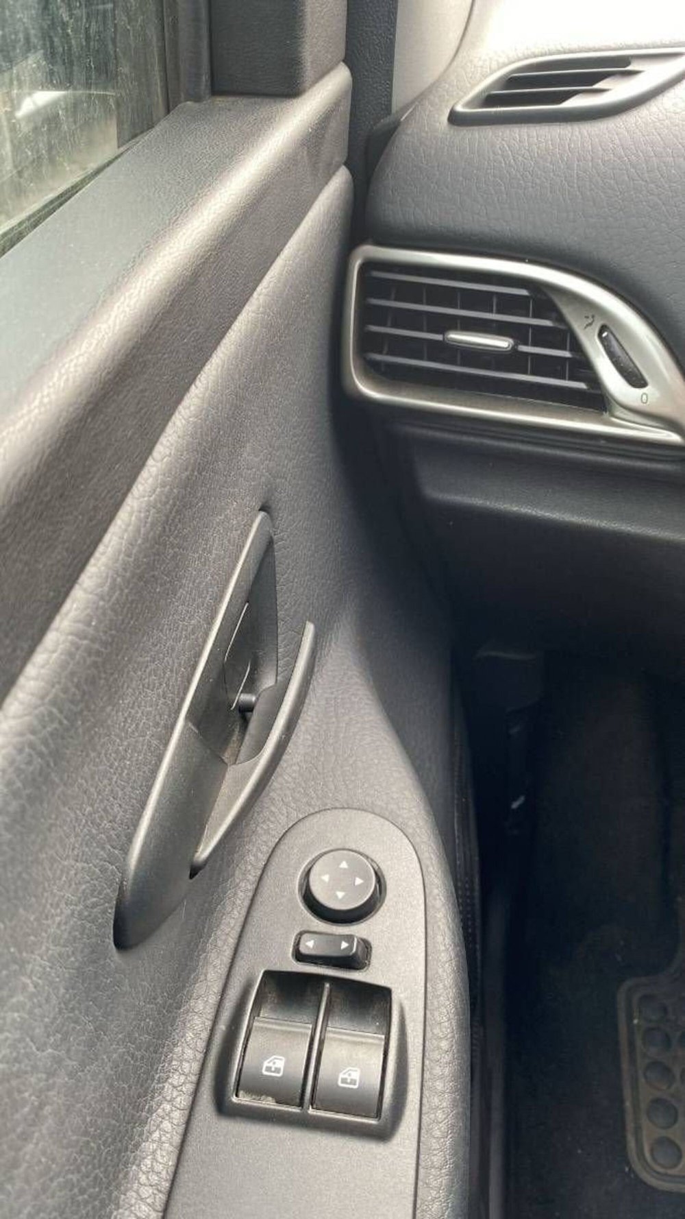 Lancia Ypsilon usata a Salerno (15)