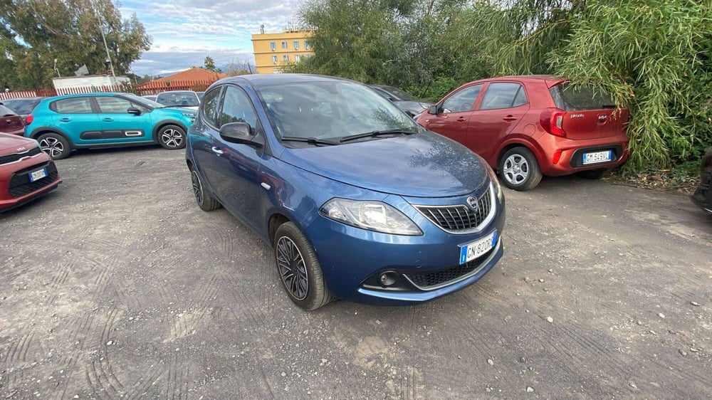 Lancia Ypsilon usata a Salerno (2)