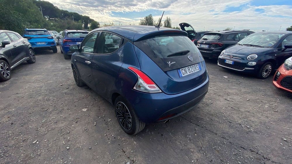 Lancia Ypsilon usata a Salerno (4)
