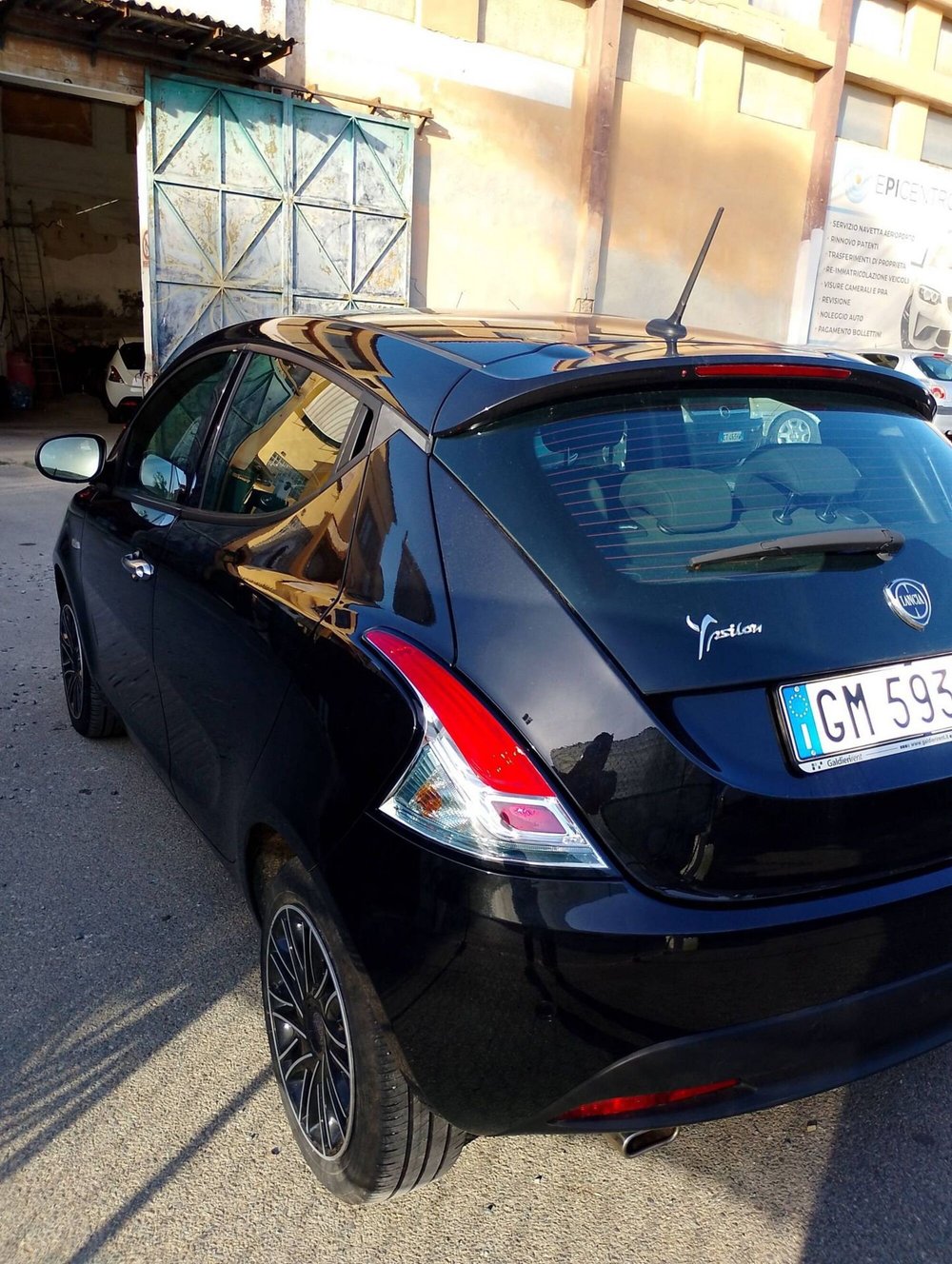 Lancia Ypsilon usata a Salerno (3)