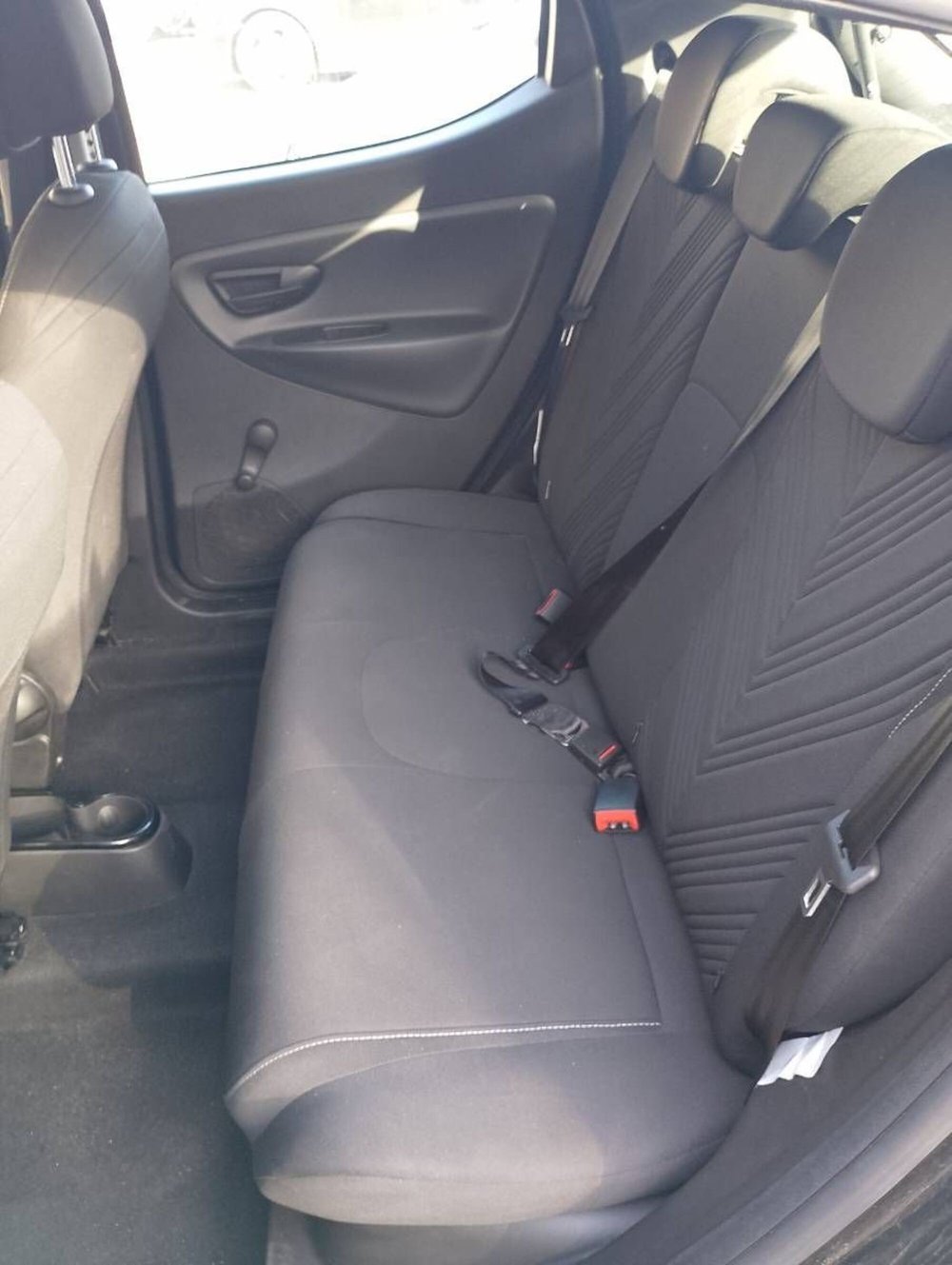 Lancia Ypsilon usata a Salerno (7)