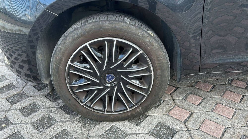Lancia Ypsilon usata a Salerno (13)