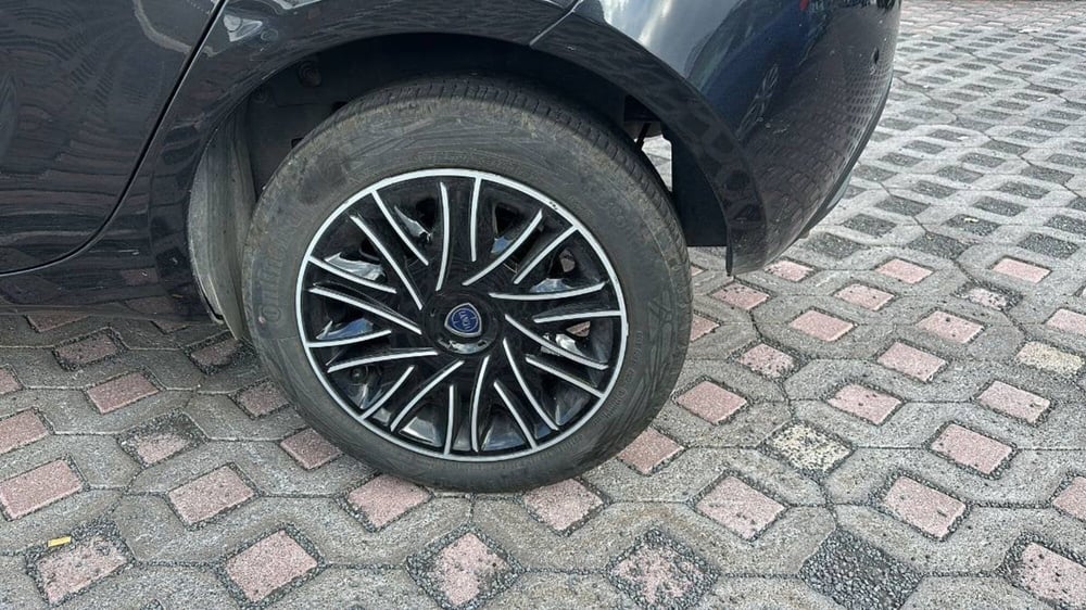 Lancia Ypsilon usata a Salerno (14)