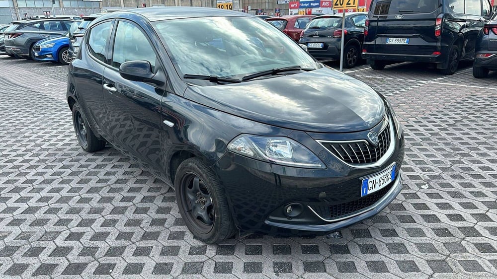 Lancia Ypsilon usata a Salerno (2)