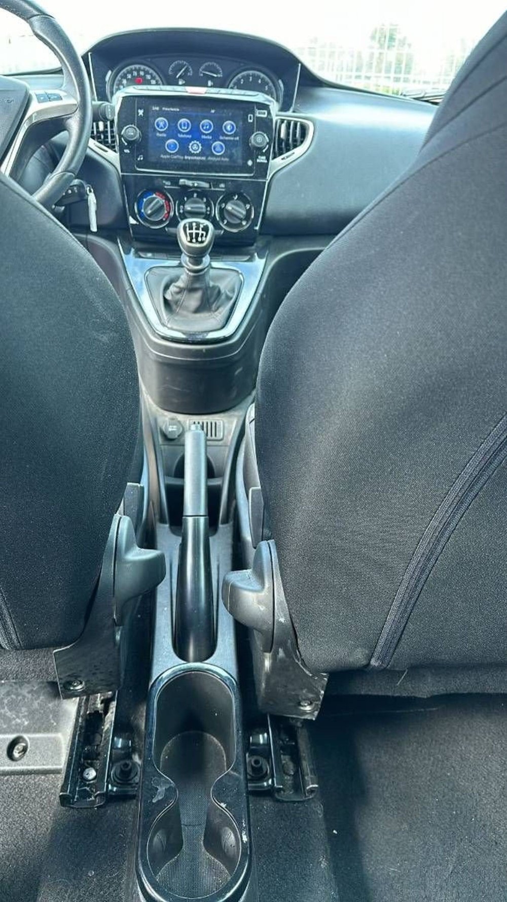 Lancia Ypsilon usata a Salerno (8)