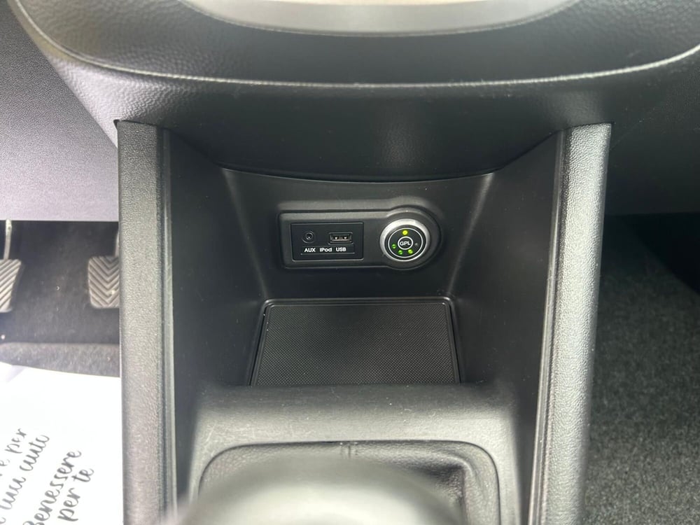 Hyundai ix20 usata a Salerno (19)