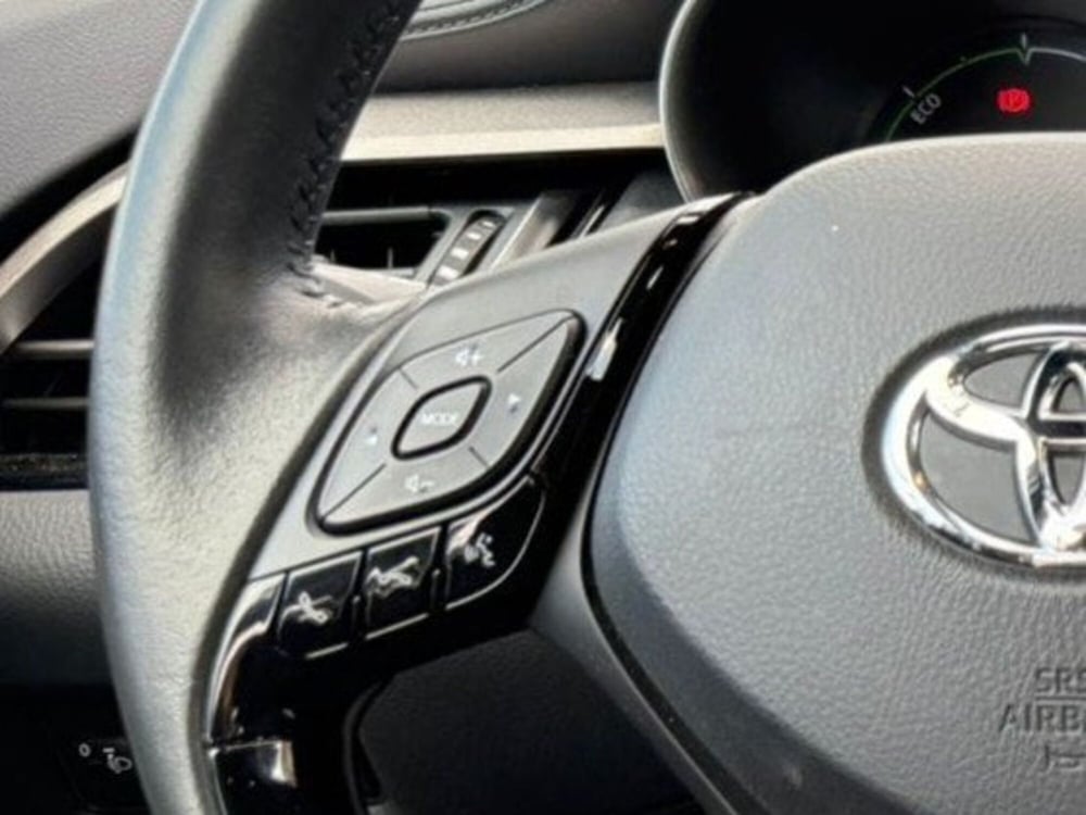 Toyota Toyota C-HR usata a Salerno (15)