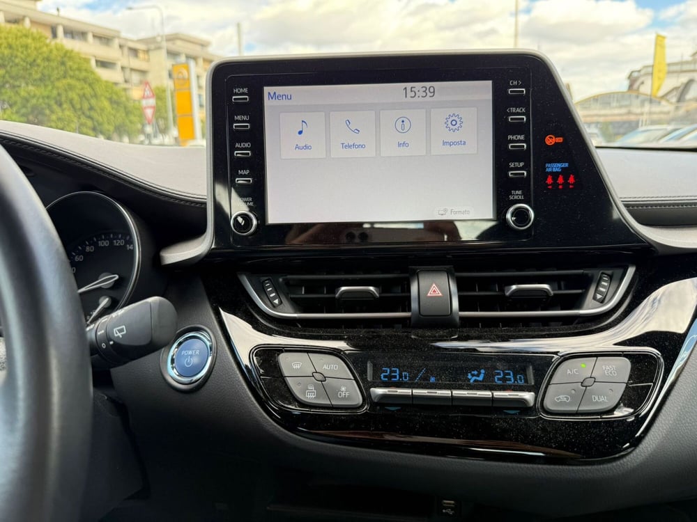 Toyota Toyota C-HR usata a Salerno (18)