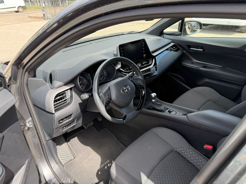 Toyota Toyota C-HR usata a Salerno (6)