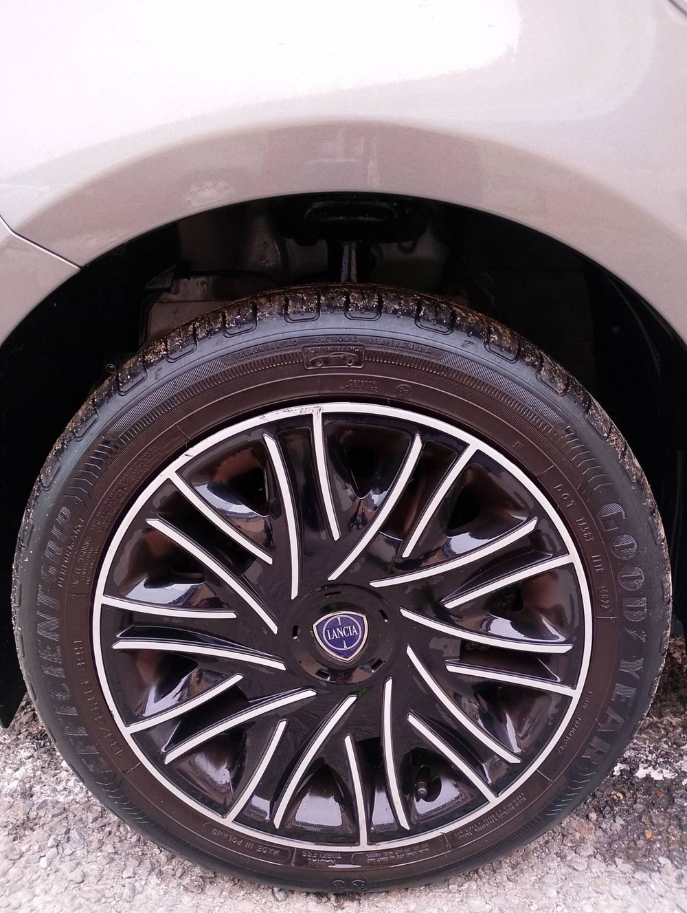 Lancia Ypsilon usata a Salerno (14)