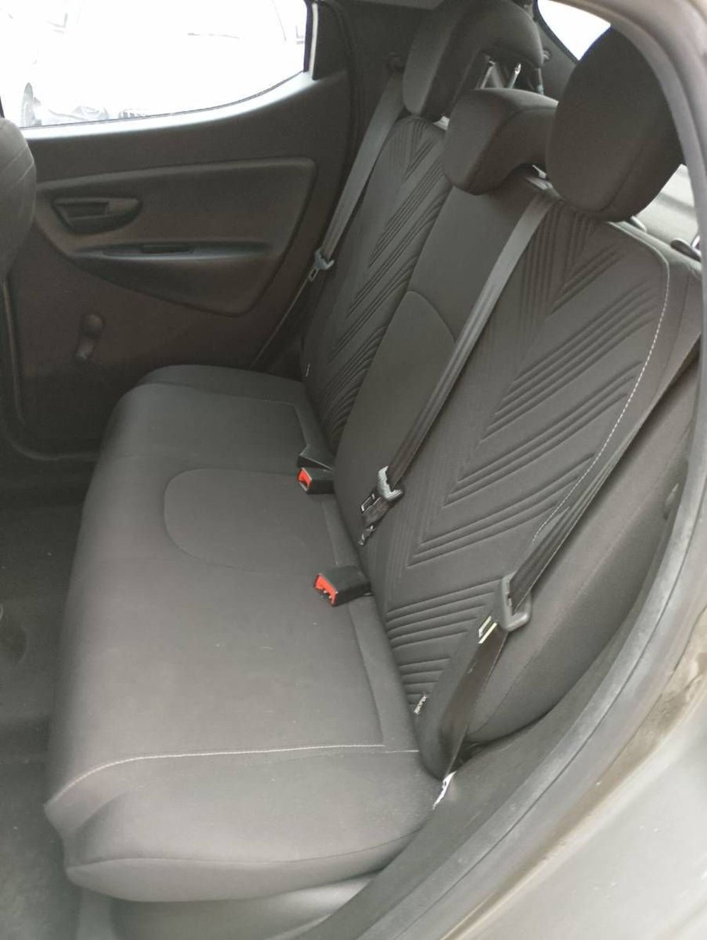 Lancia Ypsilon usata a Salerno (7)