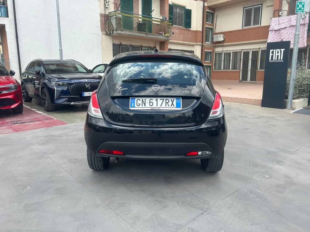 Lancia Ypsilon usata a Salerno (12)
