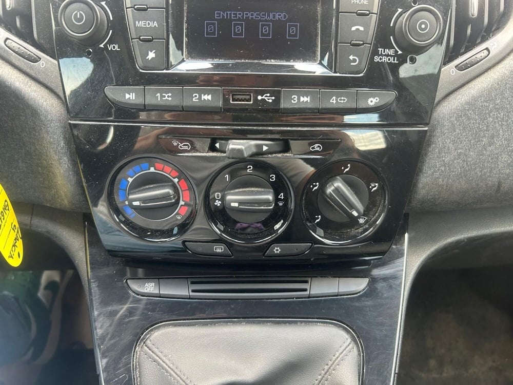 Lancia Ypsilon usata a Salerno (18)