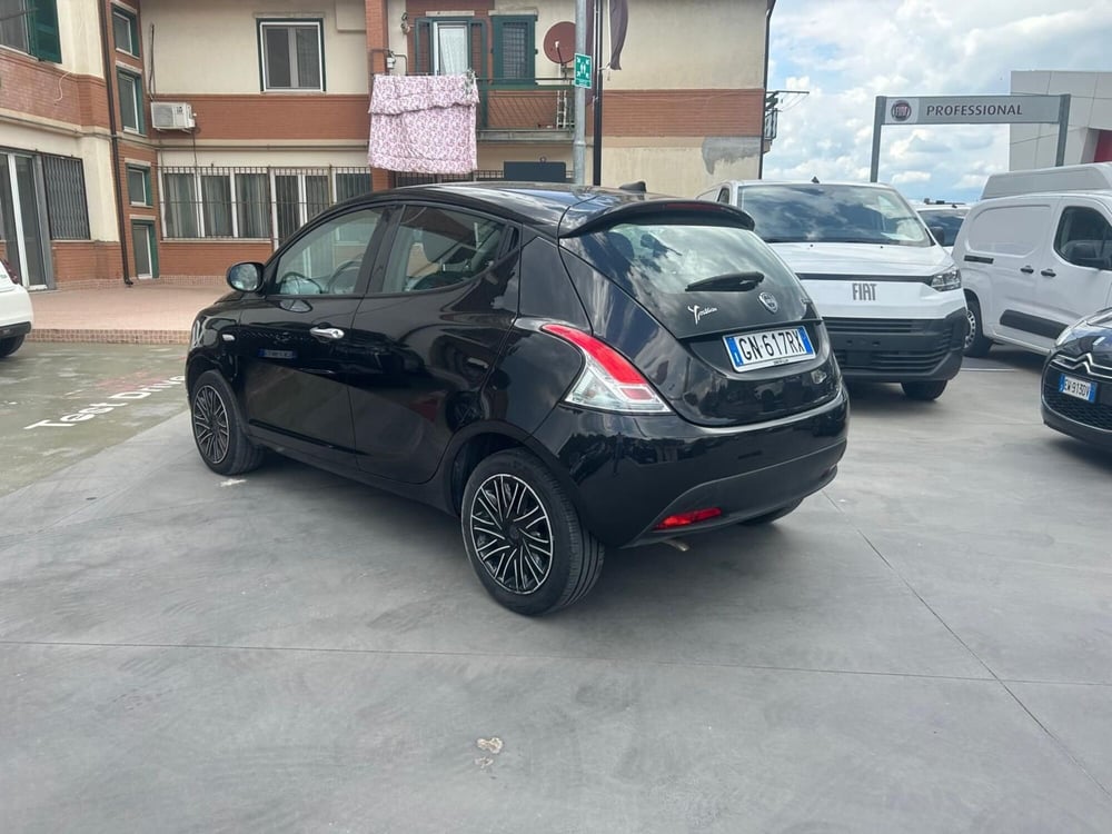 Lancia Ypsilon usata a Salerno (4)