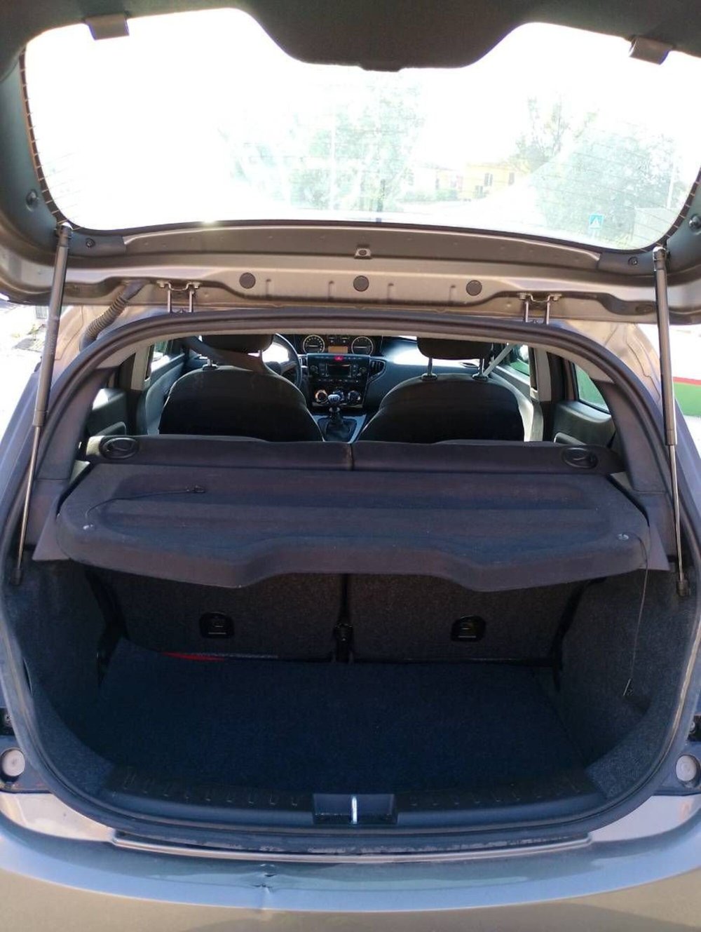 Lancia Ypsilon usata a Salerno (11)