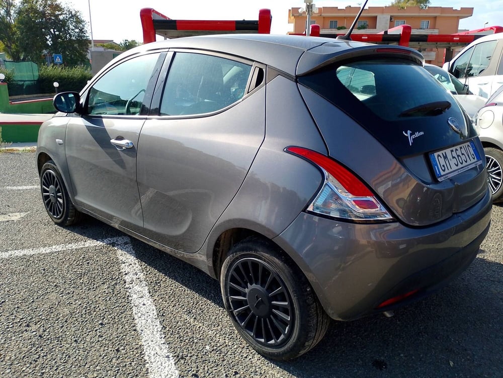 Lancia Ypsilon usata a Salerno (4)