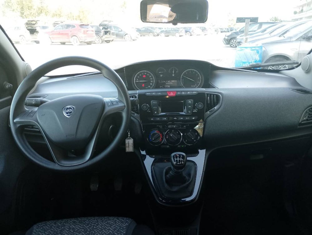Lancia Ypsilon usata a Salerno (5)