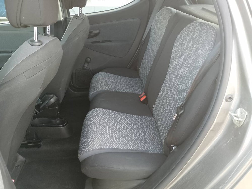 Lancia Ypsilon usata a Salerno (7)